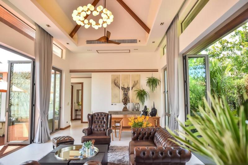 Photo High End Luxury 4+1 Bedroom Villa for Sale in Cherngtalay, Phuket