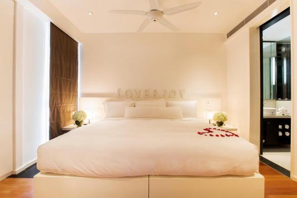 Photo Modern superb 2 Bedroom apartment for sale in Surin, Phuket, Thailand