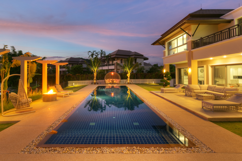 Photo Luxury Lakefront Pool Villa with a huge garden for Sale in Bang Tao Beach