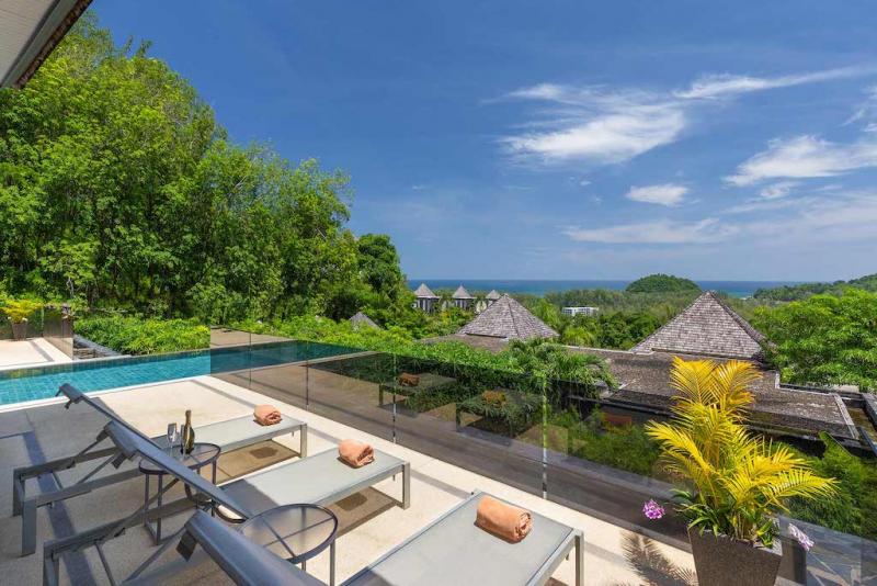 Photo Perfect luxury 5 bedroom villa for sale overlooking Layan Beach