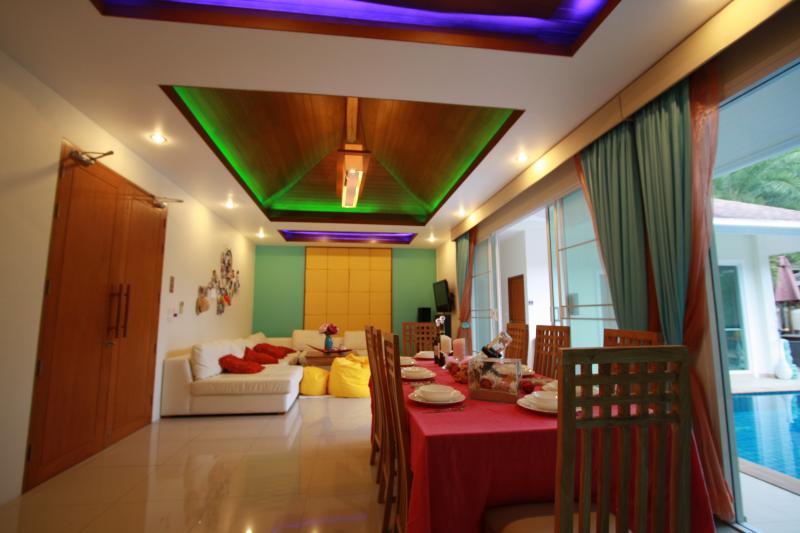 Photo Phuket exclusive 4 bedroom pool villa in Chalong