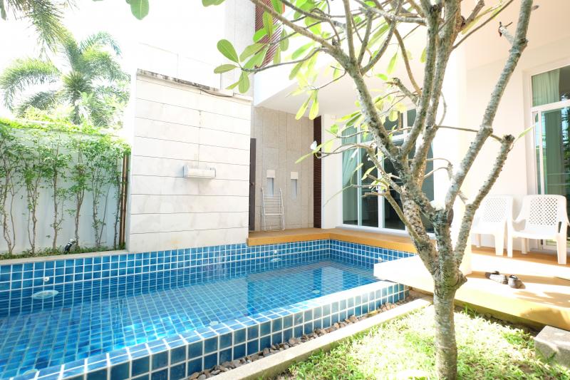 Photo Phuket modern pool villa for rent in Soi Yuan, Rawai