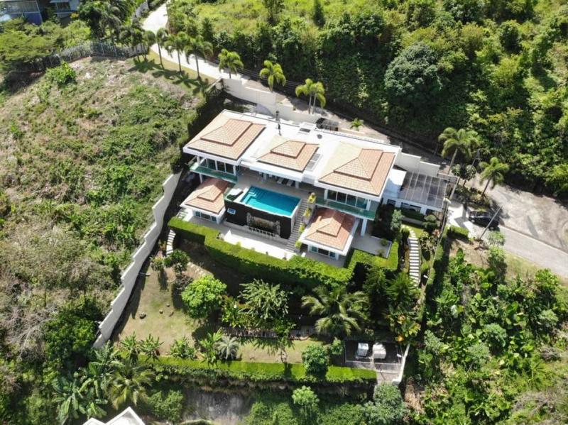 Photo Phuket luxury villa with spectacular Sea Views for sale in Paklok