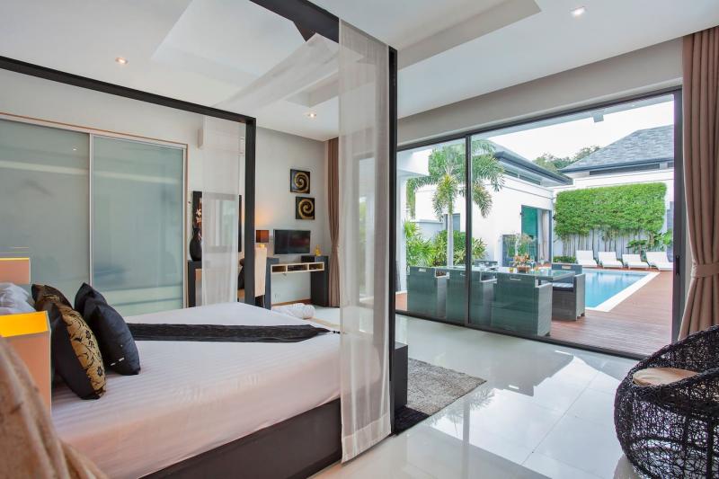 Photo Rawai gorgeous 3 bedroom pool villa for short or long term rental