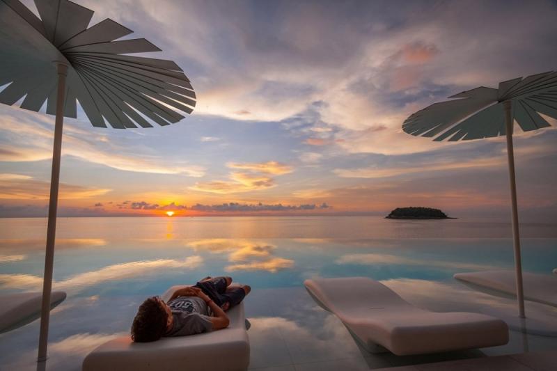 Photo Seafront 1 bedroom Pool villa for sale in Kata Rocks, Phuket