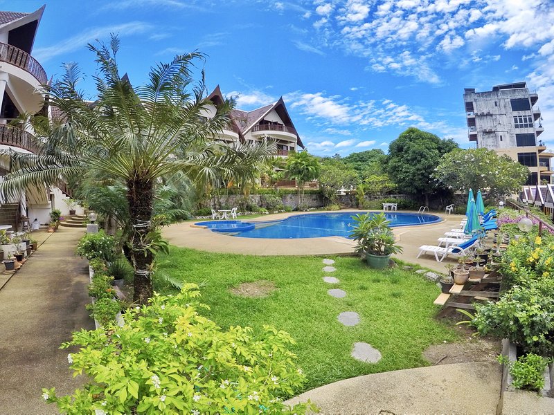 Photo Townhouse with 3 bedrooms for sale in Beverly Hills Patong