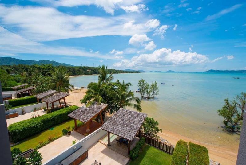Picture Phuket luxury beachfront villa for sale in Rawai