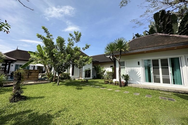 Picture Tropical pool villa with 3 bedrooms for sale in Layan beach