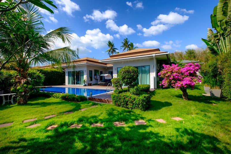 Photo Villa de 3 chambres avec piscine et jardin à vendre près de la plage de Layan.