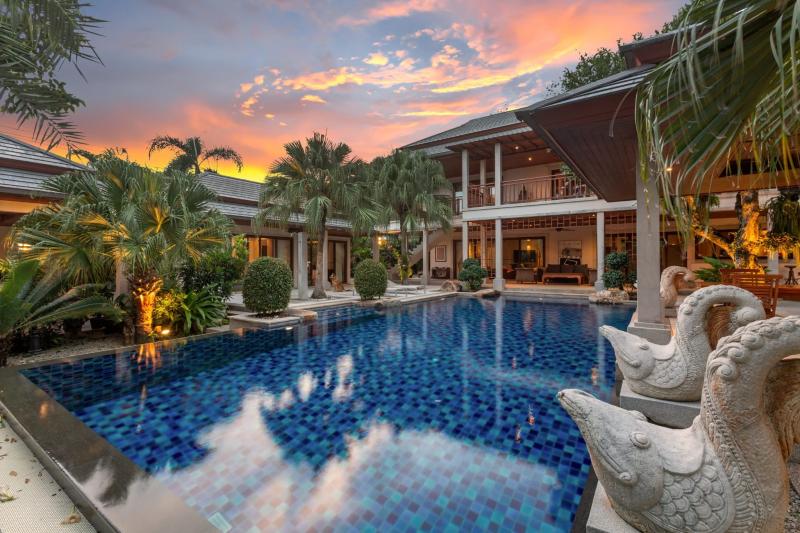 Photo Villa de 5 chambres avec piscine à vendre à Rawai, Phuket