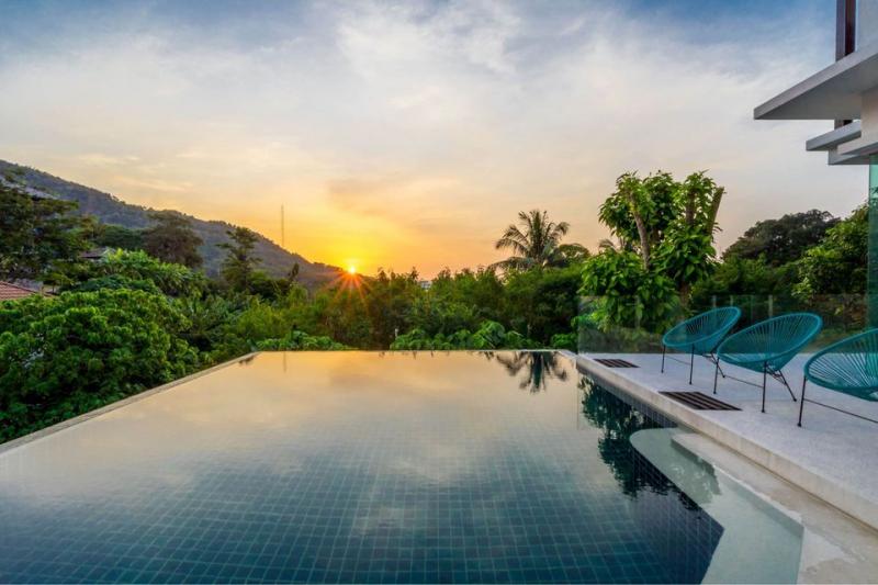 Picture Sea view 5 bedroom pool villa for long term rental in Kata