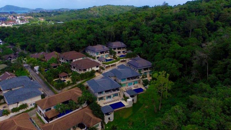 Picture Spacious Family Pool Villa with 8 Bedrooms for Sale in Nai Harn