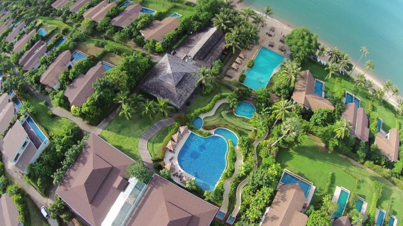 Picture Beachfront house for Sale in Coconut Island, Phuket 
