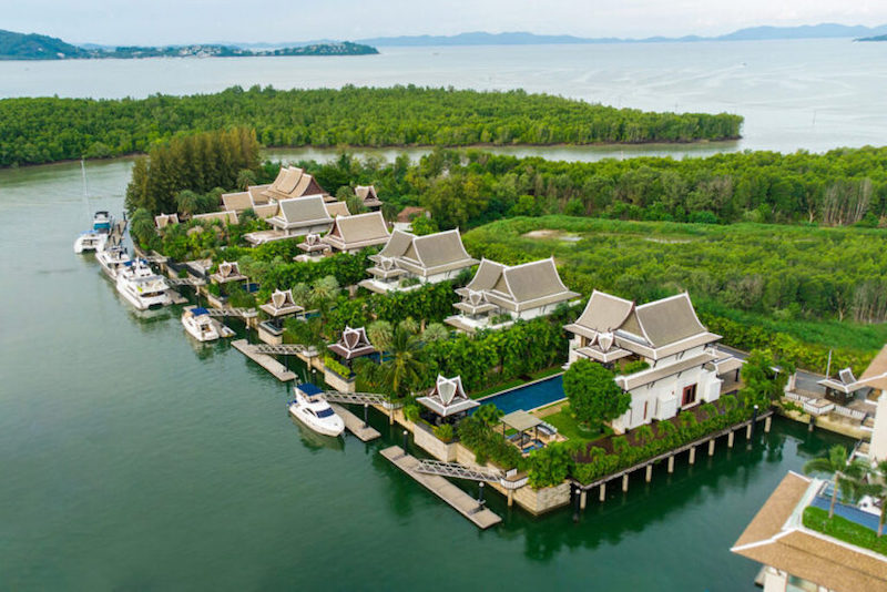 Photo Super Villa avec Place de Yacht Privée à Vendre dans la Marina Royale de Phuket