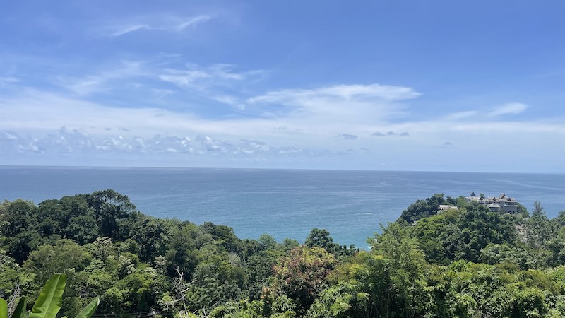 Photo Terrain avec vue sur l'océan à vendre sur la route des Millionaires à Kamala, Phuket