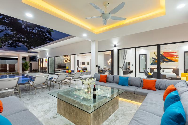 Photo Nouvelle Villa Ultra Luxe avec Piscine avec 4 chambres à louer à Rawai