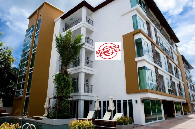 图片在芭东海滩出售的外国永久产权顶层公寓有 4 间卧室