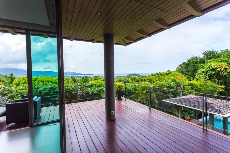 Photo Villa de luxe à Phuket avec vue sur la mer à louer à long terme à Layan - La Colline