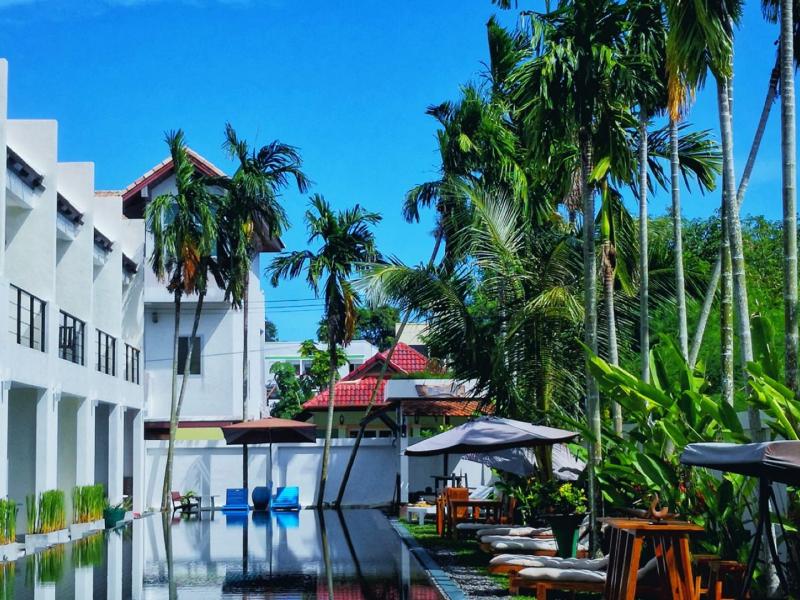 普吉岛拉威出售现代 16 居室精品酒店