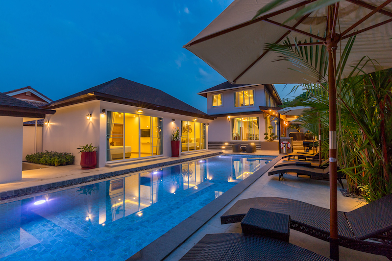 Photo Villa de 5 chambres avec piscine en location longue durée à Rawai