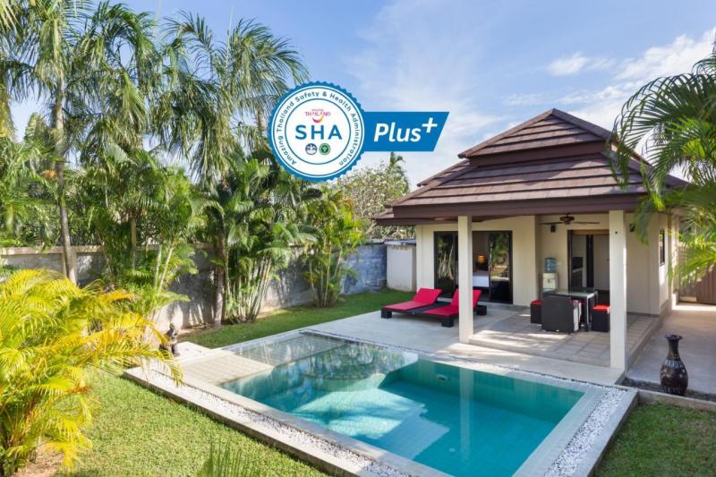 Picture Resort with 6 private pool villas for sale in Rawai
