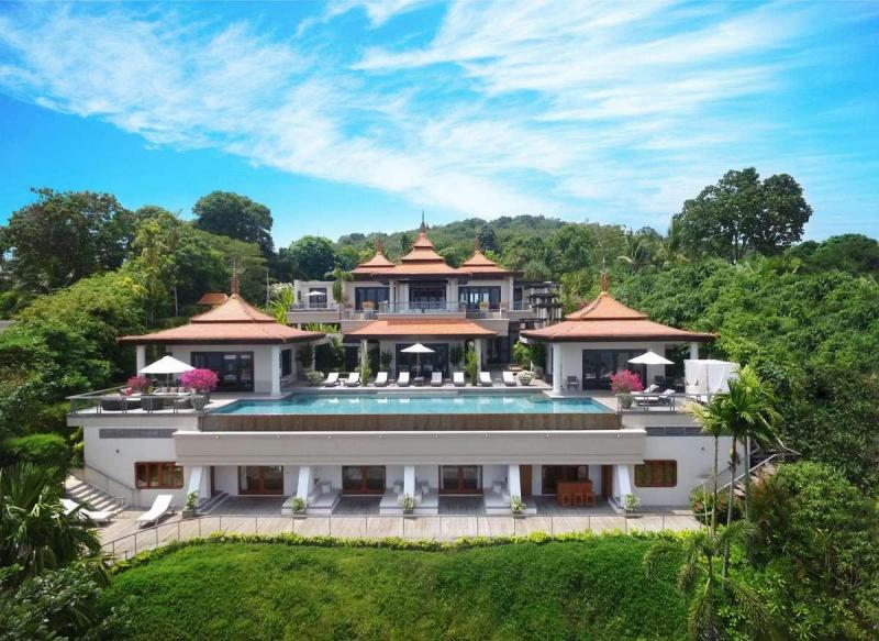 Picture Super Luxury Oceanfront Villa на продажу на Пхукете