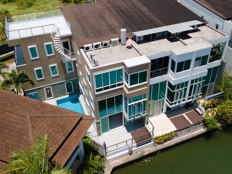 Photo Maison de ville de 3 chambres au bord de l'eau à vendre avec amarrage privée à Boat Lagoon, Koh Kaew, Phuket