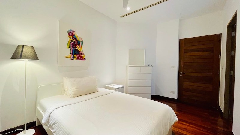 Photo Appartement de luxe entièrement rénové de 3 chambres à vendre à Layan, Phuket.