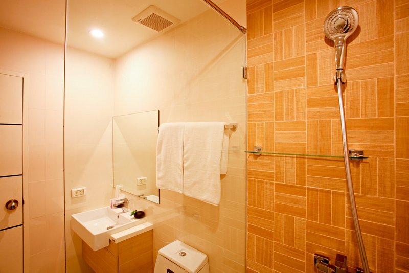 Photo 1 Bedroom Condo for Sale at The Bliss Patong