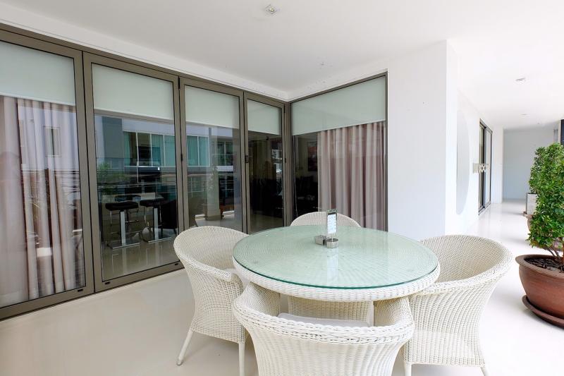 普吉岛芭东海滩出售的独特一卧室豪华公寓照片