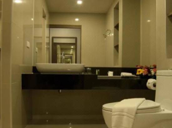 Фото 126-комнатный отель на продажу в престижном районе Патонга