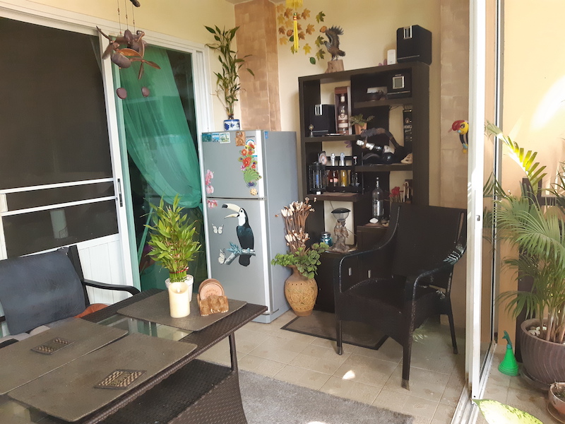 Photo Appartement de 2 chambres meublé à vendre en pleine propriété situé à Rawai, Phuket.