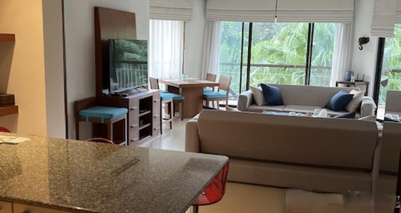 Photo Appartement de 2 chambres en pleine propriété étrangère à vendre à Nai Yang