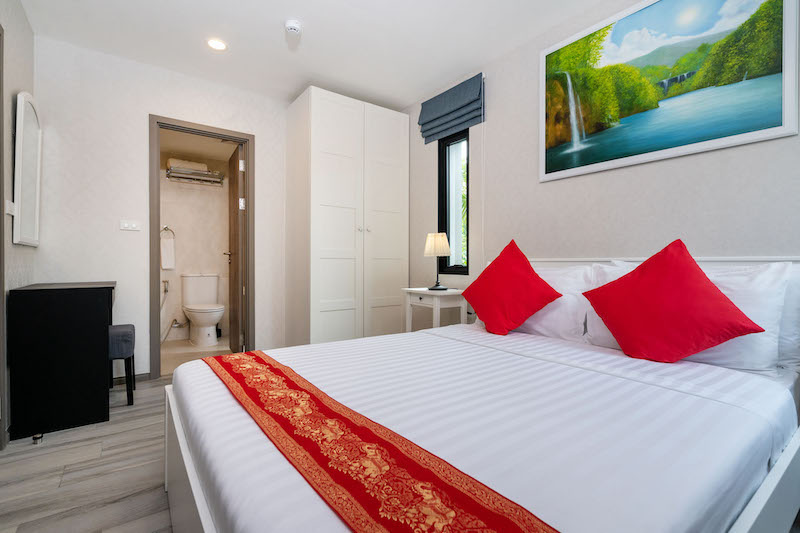 照片 2 卧室公寓，可在普吉岛奈扬海滩 The Title Residencies 出售，可欣赏泳池景观。