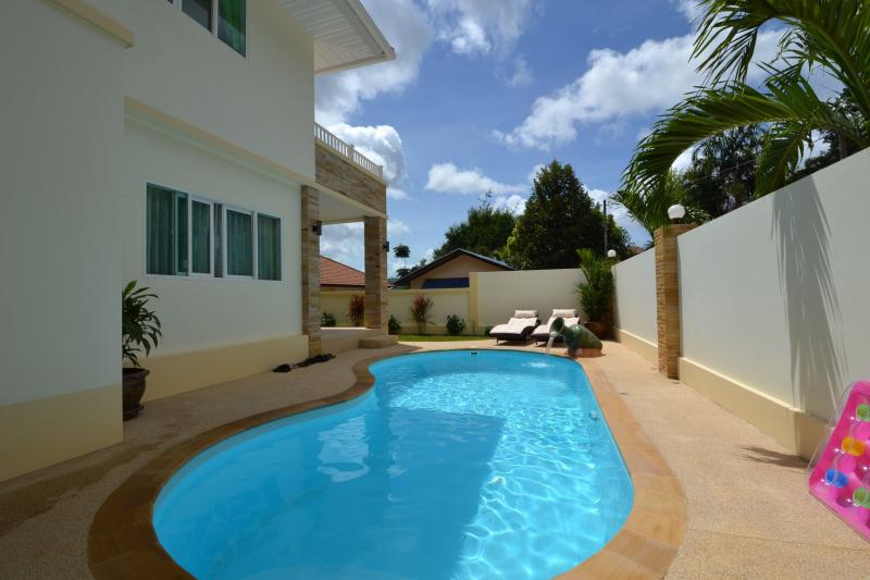 Photo Villa de 3 chambres entièrement rénovée avec piscine à Kathu