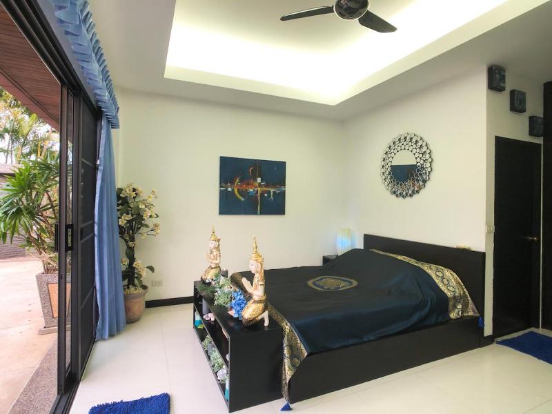 Фото 3 спальная вилла в аренду на Пхукете рядом с пляжем Най Харн