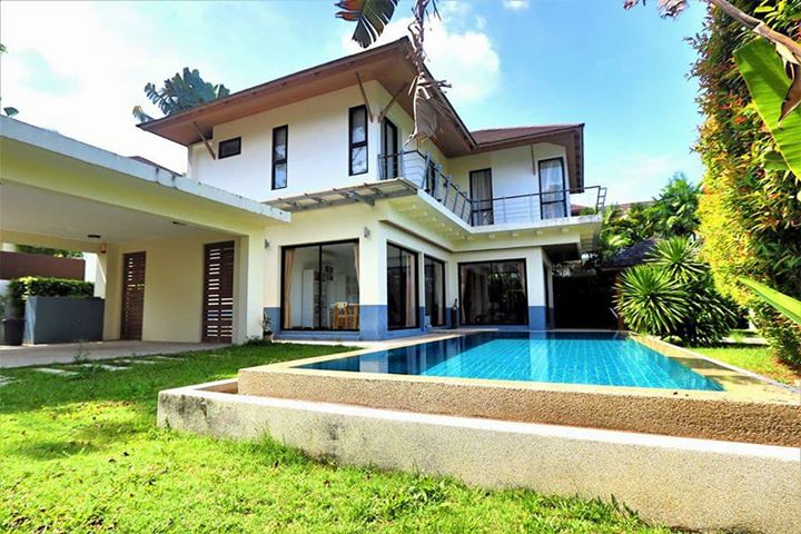 Photo Villa de 3 chambres avec piscine à louer à Kathu 