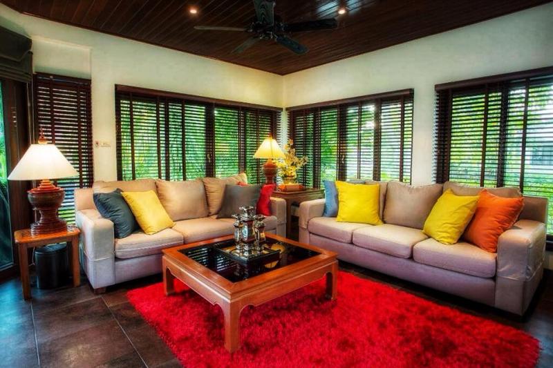 Photo Phuket-Villa avec 3 chambres à coucher à louer ou à vendre à Surin