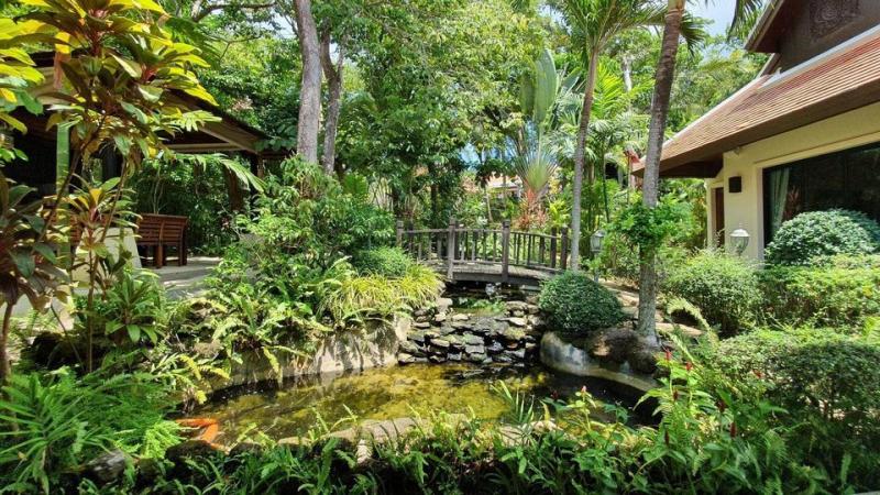 Photo Villa de luxe de 3 chambres à vendre à Nai Harn Baan-Bua II, Rawai, Phuket