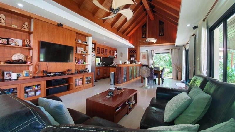 Photo 3 Bedroom Thai-Balinese Style Pool Villa for sale in Nai Harn