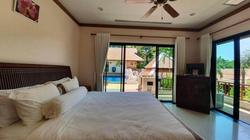 照片 3 卧室泰式巴厘岛风格泳池别墅在奈汉出售