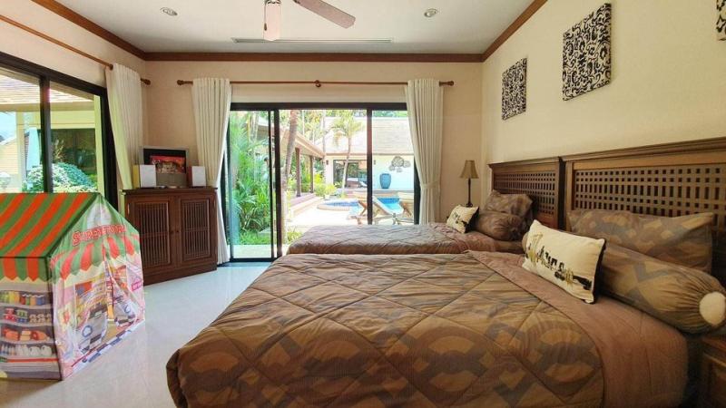 Фото Вилла с 3 спальнями и бассейном в тайско-балийском стиле на продажу в Най Харне