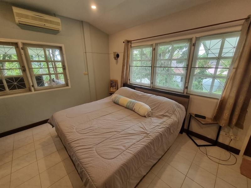 Photo 3 bedrooms house on a large plot for sale located in Chalong