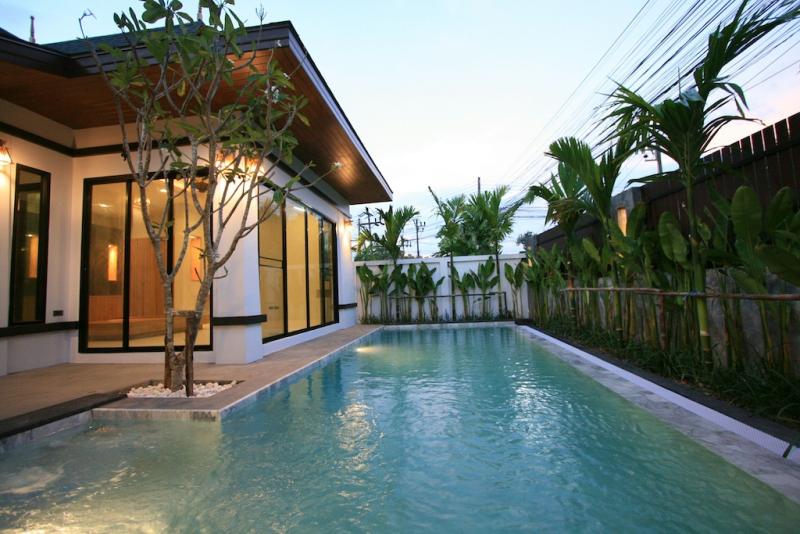 Photo Spacieuse villa avec piscine à vendre à Chalong avec 3 chambres