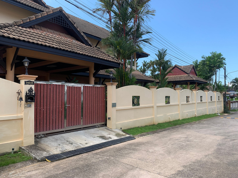 Photo Villa familiale de 3 chambres avec piscine à vendre près de l'école BIS à Koh Kaew