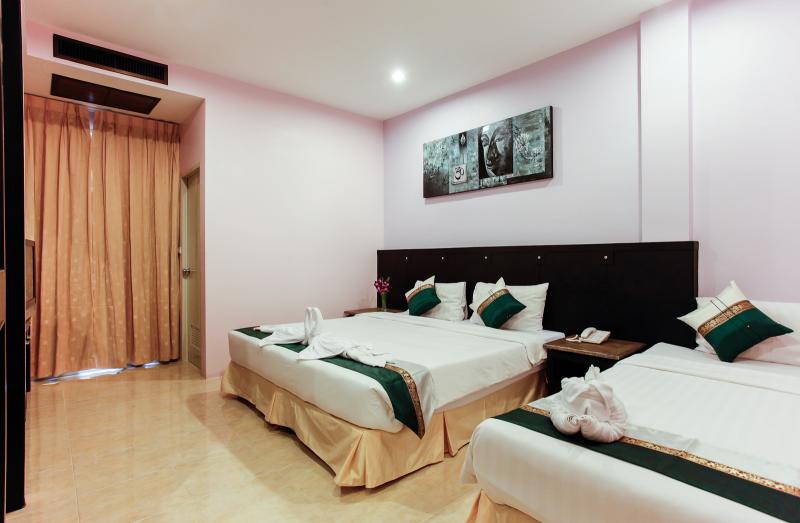 照片 泰国普吉岛芭东海滩出售 3 间客房的 28 星级酒店