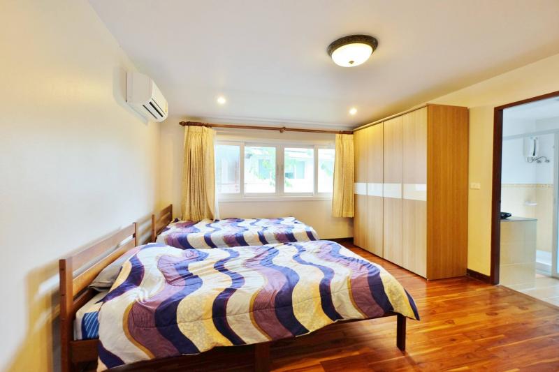 Фото Вилла с 4 спальнями и бассейном на продажу и в аренду в Чалонге
