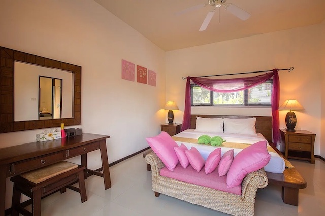 Photo  SOLD - Spacieuse maison familiale de 4 chambres à coucher à vendre à Nai Harn