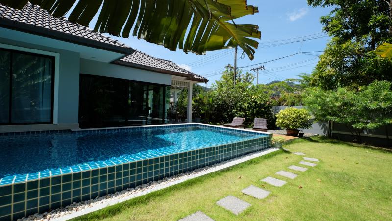 Фото Полностью отремонтированная вилла с 4 спальнями и бассейном в Кату, Пхукет, Таиланд