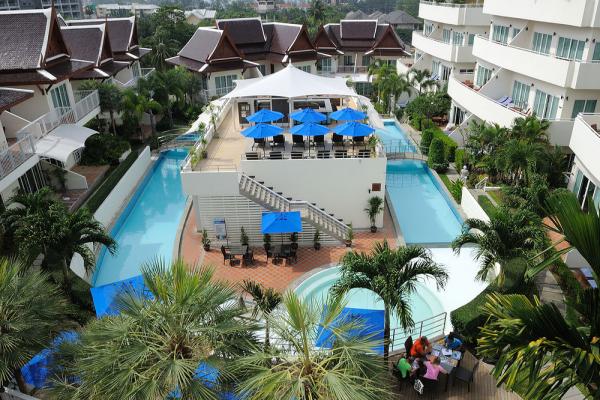 普吉岛卡伦海滩出售的四星级酒店照片
